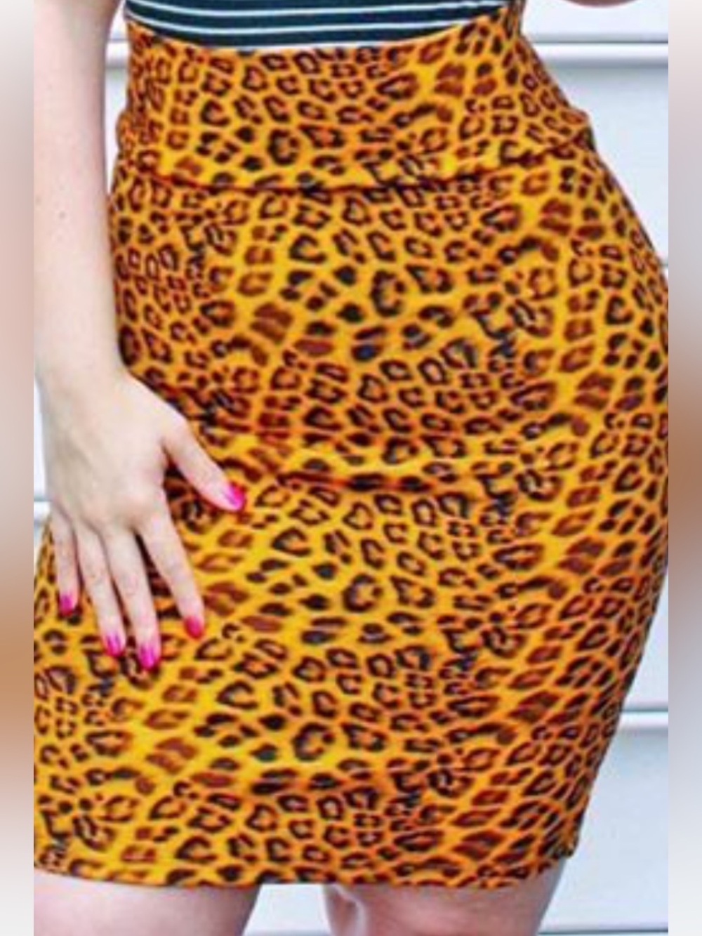 leopard print Cassie skirt size small LuLaRoe